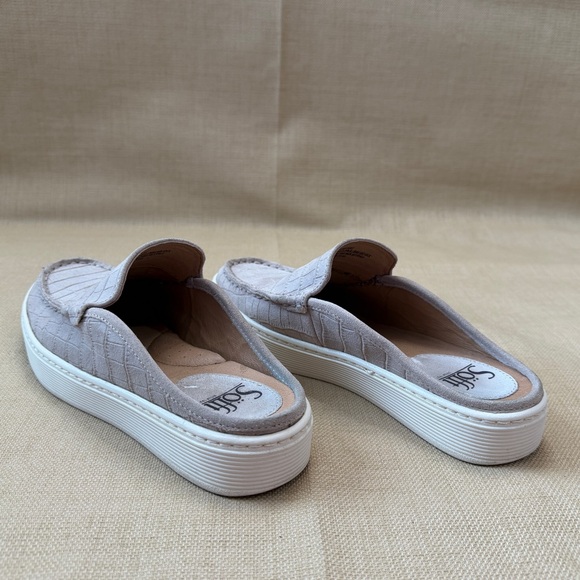 Sofft Cream/Egg Leather Slip On Mule Sneakers - Picture 8 of 11
